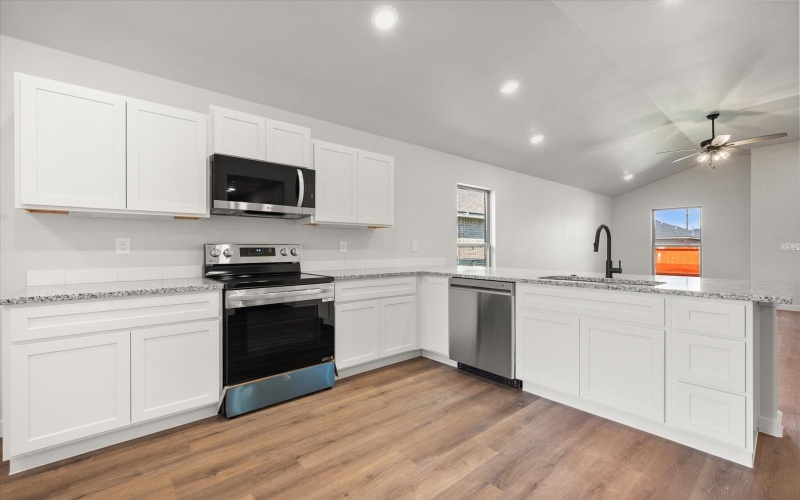 1623 N Clinton Avenue, Lubbock, TX 79416, 3 Habitaciones Habitaciones , ,2 BañosBaños,Residential,En Venta,1623 N Clinton Avenue,0,202559549