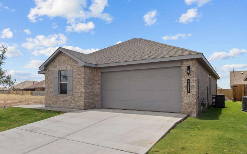 7813 94th Street, Lubbock, TX 79424, 3 Bedrooms Bedrooms, ,2 BathroomsBathrooms,Residential,For Sale,7813 94th Street,0,202559681