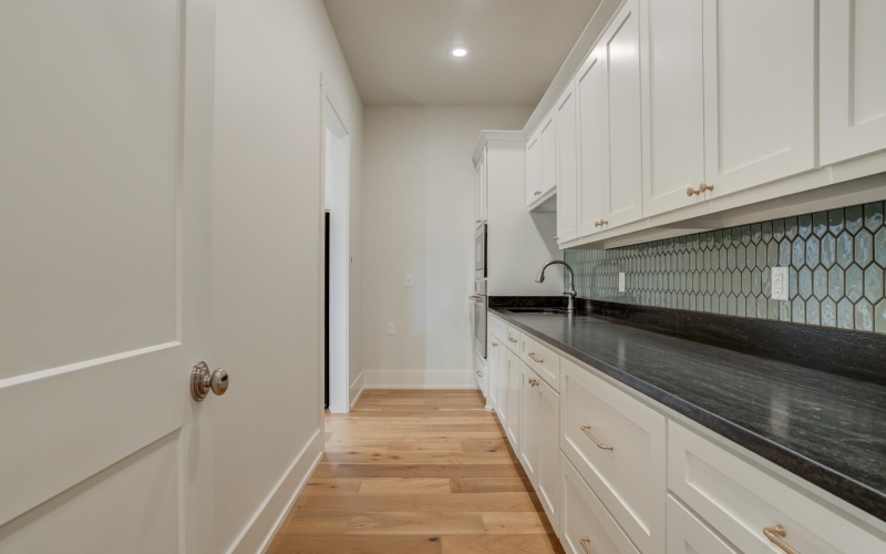 8209 Richmond Avenue, Lubbock, TX 79424, 4 Bedrooms Bedrooms, ,3 BathroomsBathrooms,Residential,For Sale,8209 Richmond Avenue,0,202559737
