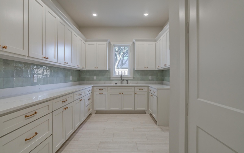 8209 Richmond Avenue, Lubbock, TX 79424, 4 Bedrooms Bedrooms, ,3 BathroomsBathrooms,Residential,For Sale,8209 Richmond Avenue,0,202559737