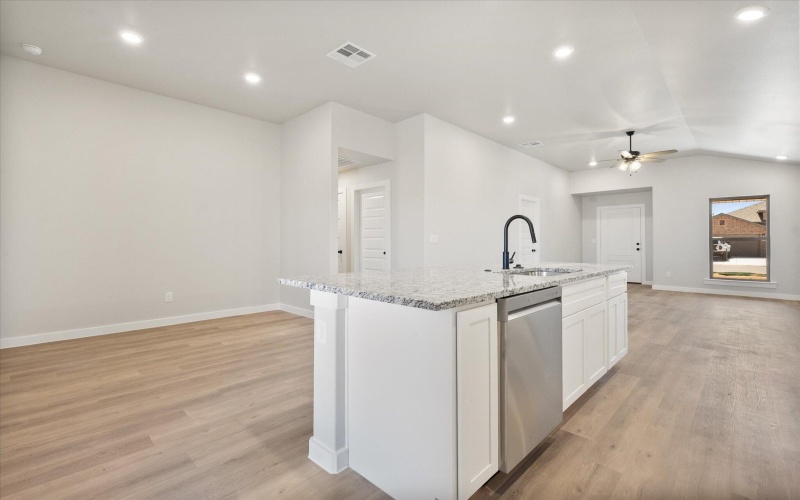 2232 133rd Street, Lubbock, TX 79423, 3 Habitaciones Habitaciones , ,2 BañosBaños,Residential,En Venta,2232 133rd Street,0,202559795