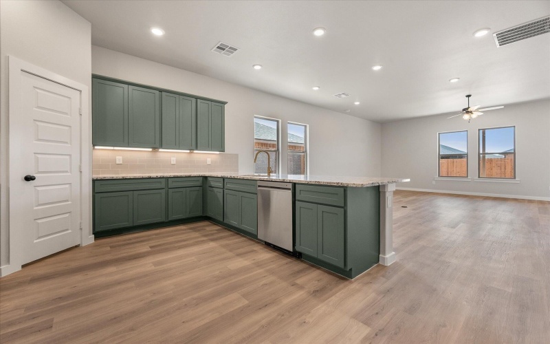 2227 133rd Street, Lubbock, TX 79423, 3 Habitaciones Habitaciones , ,2 BañosBaños,Residential,En Venta,2227 133rd Street,0,202559796