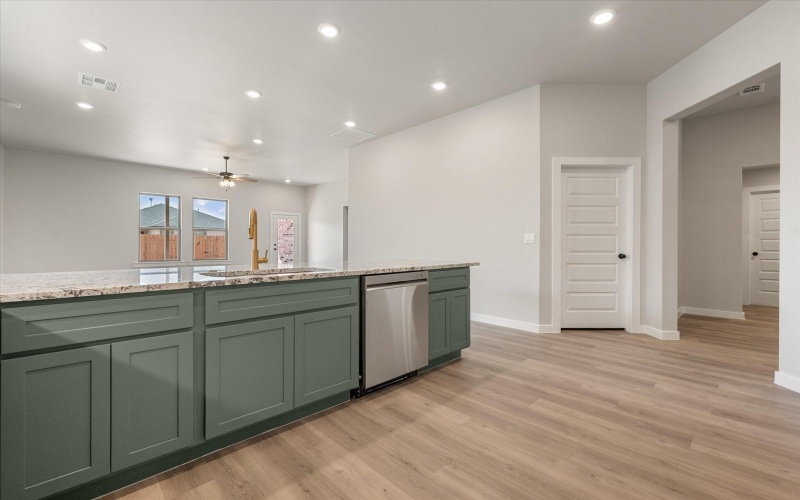 2227 133rd Street, Lubbock, TX 79423, 3 Habitaciones Habitaciones , ,2 BañosBaños,Residential,En Venta,2227 133rd Street,0,202559796