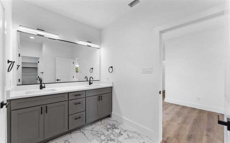 2023 Life Avenue, Dallas, TX 75212, 3 Bedrooms Bedrooms, ,3 BathroomsBathrooms,Residential,For Sale,2023 Life Avenue,0,21036148