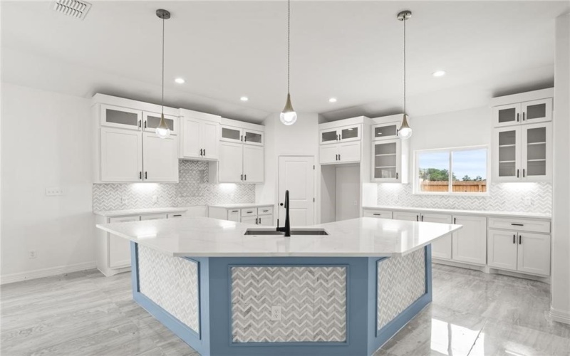 113 Traditions Drive, Rockport, TX 78382, 4 Bedrooms Bedrooms, ,3 BathroomsBathrooms,Residential,For Sale,113 Traditions Drive,0,463682