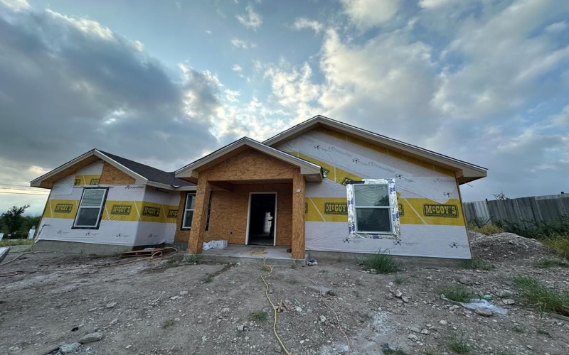 1451 WAGON WHEEL, Eagle Pass, TX 78852, 3 Bedrooms Bedrooms, ,2 BathroomsBathrooms,Residential,For Sale,1451 WAGON WHEEL,0,81611