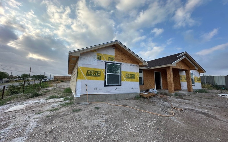 1451 WAGON WHEEL, Eagle Pass, TX 78852, 3 Bedrooms Bedrooms, ,2 BathroomsBathrooms,Residential,For Sale,1451 WAGON WHEEL,0,81611