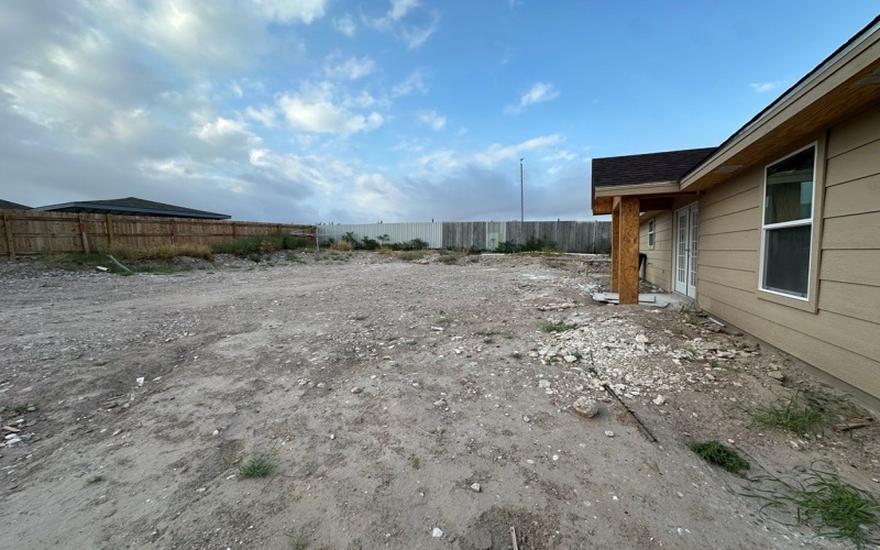 1451 WAGON WHEEL, Eagle Pass, TX 78852, 3 Bedrooms Bedrooms, ,2 BathroomsBathrooms,Residential,For Sale,1451 WAGON WHEEL,0,81611