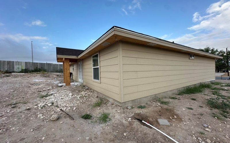 1451 WAGON WHEEL, Eagle Pass, TX 78852, 3 Bedrooms Bedrooms, ,2 BathroomsBathrooms,Residential,For Sale,1451 WAGON WHEEL,0,81611