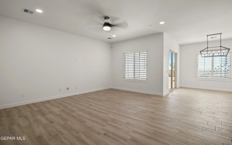 15132 Destination Avenue, El Paso, TX 79938, 3 Habitaciones Habitaciones , ,2 BañosBaños,Residential,En Venta,15132 Destination Avenue,918553