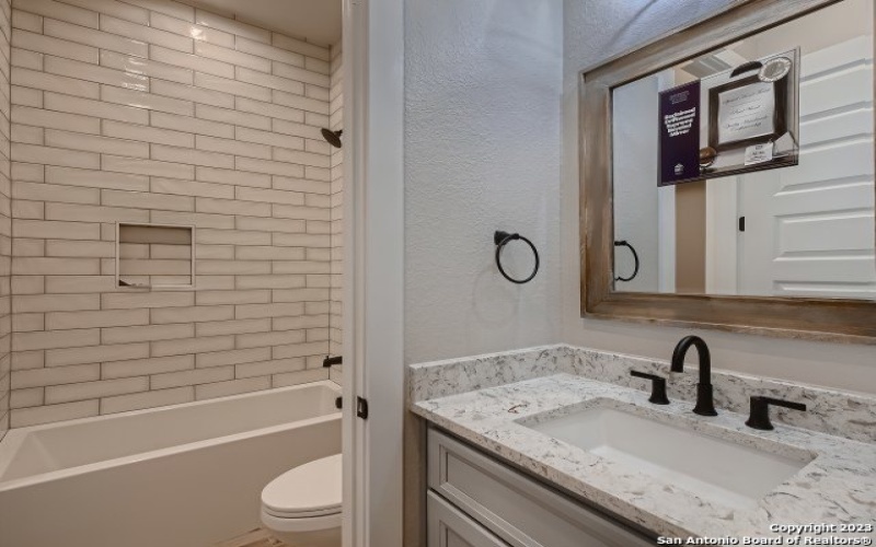 208 River Ridge, Boerne, TX 78006, 4 Bedrooms Bedrooms, ,3 BathroomsBathrooms,Residential,For Sale,208 River Ridge,0,1897144