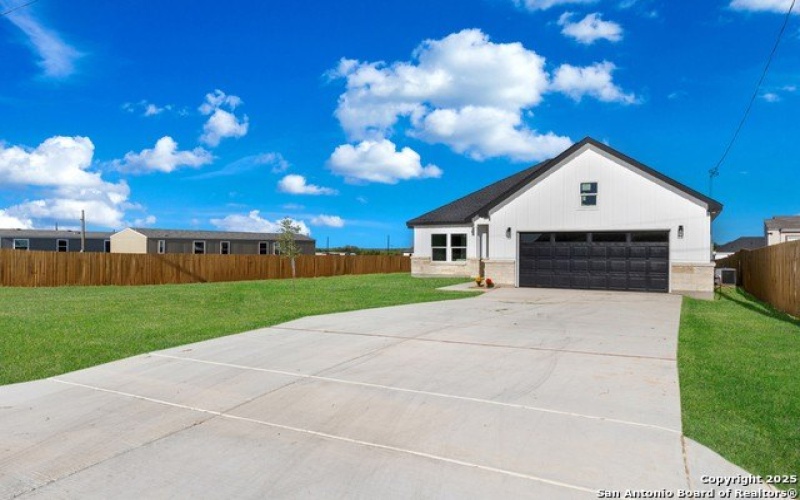 17114 laguna seca, Atascosa, TX 78002, 3 Bedrooms Bedrooms, ,2 BathroomsBathrooms,Residential,For Sale,17114 laguna seca,0,1897194