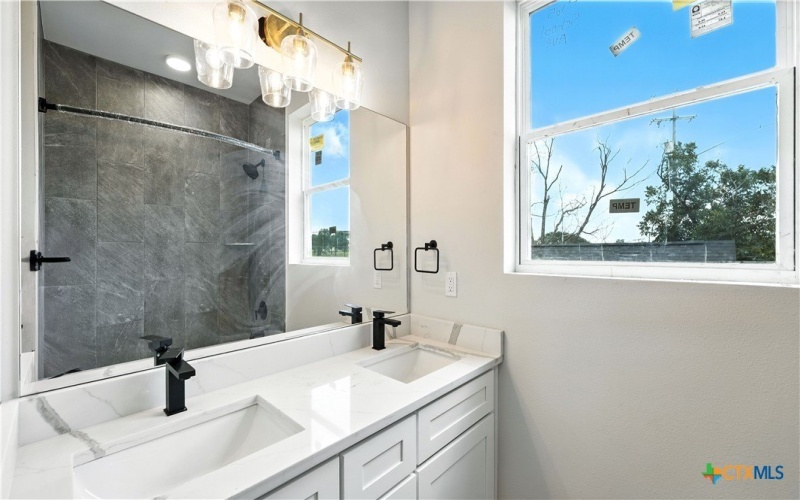 265 School Avenue, New Braunfels, TX 78130, 2 Habitaciones Habitaciones , ,2 BañosBaños,Residential,En Venta,265 School Avenue,0,591371