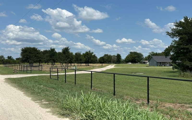 6891 SW County Road 0021, Corsicana, TX 75110, 3 Bedrooms Bedrooms, ,2 BathroomsBathrooms,Residential,For Sale,6891 SW County Road 0021,0,21031371