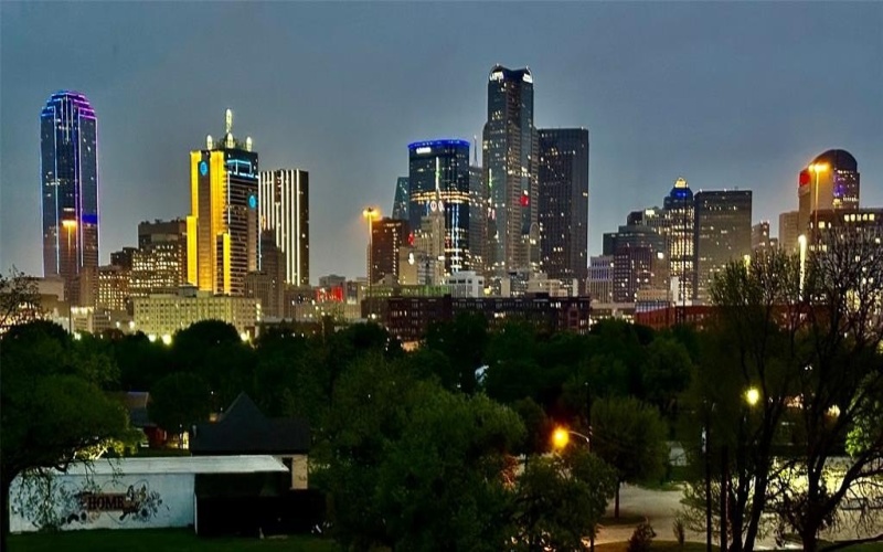 1880 Beaumont Street, Dallas, TX 75215, 4 Habitaciones Habitaciones , ,5 BañosBaños,Residential,En Venta,1880 Beaumont Street,0,21043858