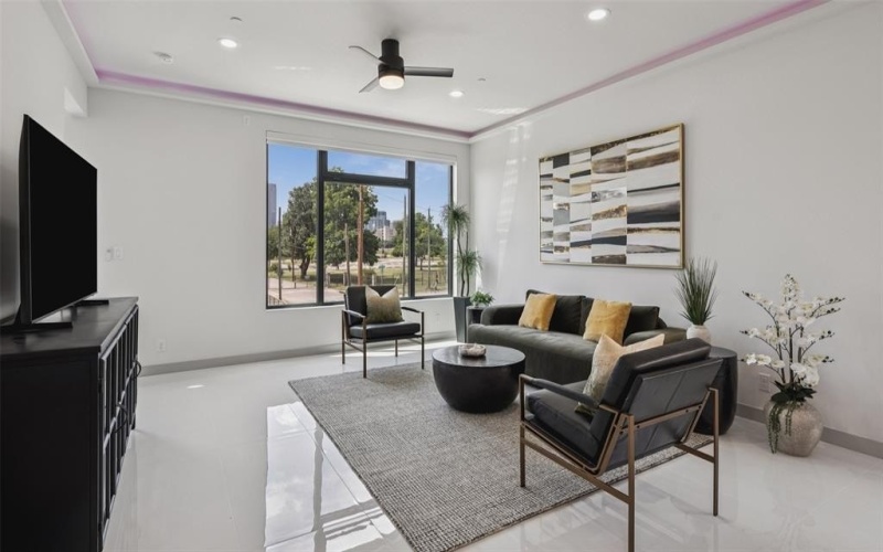 1880 Beaumont Street, Dallas, TX 75215, 4 Habitaciones Habitaciones , ,5 BañosBaños,Residential,En Venta,1880 Beaumont Street,0,21043858