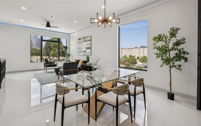 1880 Beaumont Street, Dallas, TX 75215, 4 Habitaciones Habitaciones , ,5 BañosBaños,Residential,En Venta,1880 Beaumont Street,0,21043858