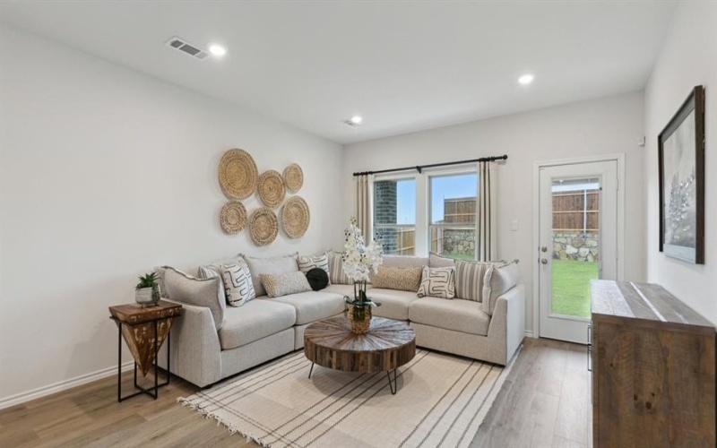 2830 Whispering Pines Way, Arlington, TX 76015, 4 Bedrooms Bedrooms, ,2 BathroomsBathrooms,Residential,For Sale,2830 Whispering Pines Way,0,21047539