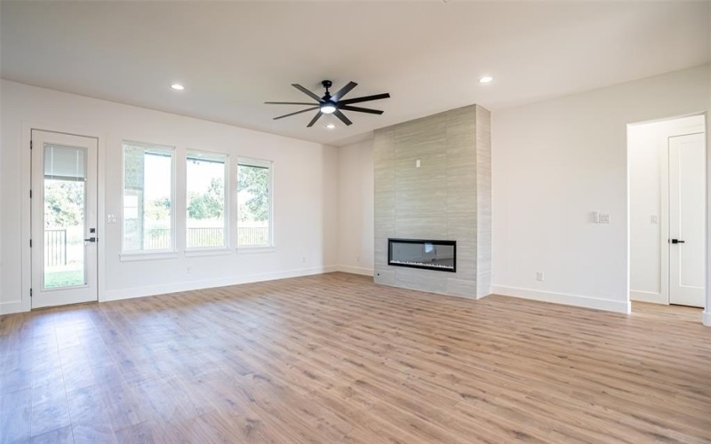 925 Bandon Dunes Drive, Fort Worth, TX 76028, 3 Bedrooms Bedrooms, ,2 BathroomsBathrooms,Residential,For Sale,925 Bandon Dunes Drive,0,21047543