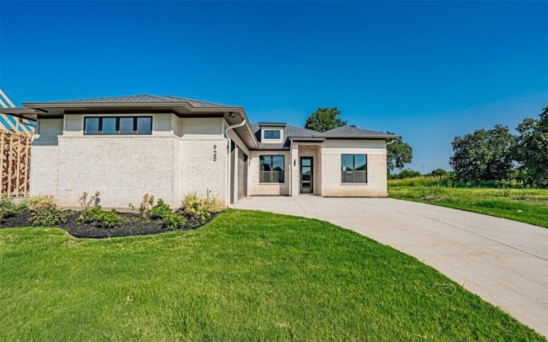 925 Bandon Dunes Drive, Fort Worth, TX 76028, 3 Bedrooms Bedrooms, ,2 BathroomsBathrooms,Residential,For Sale,925 Bandon Dunes Drive,0,21047543