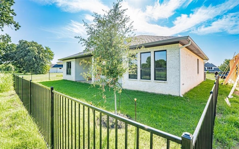 925 Bandon Dunes Drive, Fort Worth, TX 76028, 3 Bedrooms Bedrooms, ,2 BathroomsBathrooms,Residential,For Sale,925 Bandon Dunes Drive,0,21047543