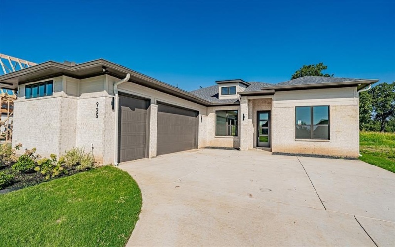 925 Bandon Dunes Drive, Fort Worth, TX 76028, 3 Bedrooms Bedrooms, ,2 BathroomsBathrooms,Residential,For Sale,925 Bandon Dunes Drive,0,21047543