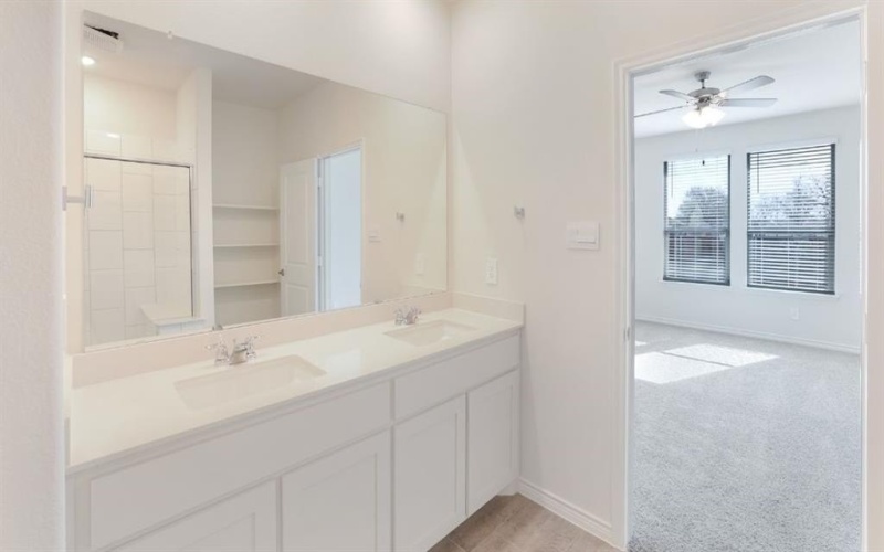 2808 Bluebird Court, Arlington, TX 76015, 4 Habitaciones Habitaciones , ,3 BañosBaños,Residential,En Venta,2808 Bluebird Court,0,21047544