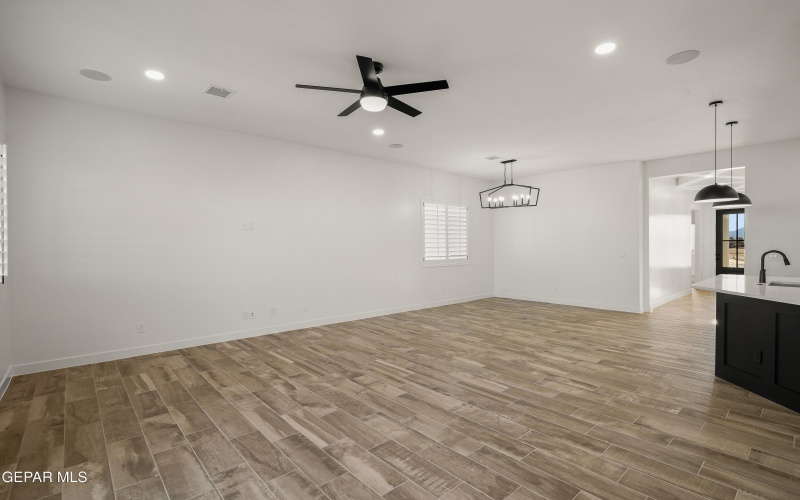 15144 Destination Avenue, El Paso, TX 79938, 3 Bedrooms Bedrooms, ,2 BathroomsBathrooms,Residential,For Sale,15144 Destination Avenue,918559