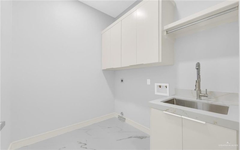 9904 N 24th Street, McAllen, TX 78504, 3 Habitaciones Habitaciones , ,2 BañosBaños,Residential,En Venta,9904 N 24th Street,0,478449
