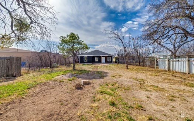 1516 E Harris Avenue, San Angelo, TX 76903, 3 Bedrooms Bedrooms, ,2 BathroomsBathrooms,Residential,For Sale,1516 E Harris Avenue,0,128889