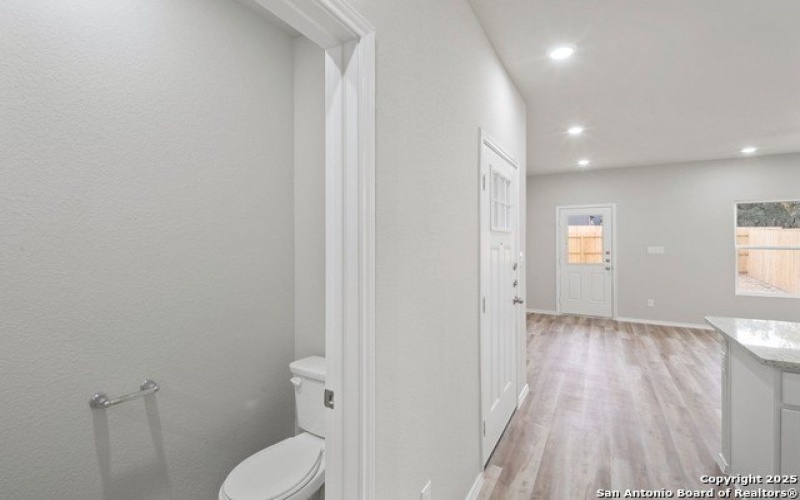 106 Sai Manor 101-102, San Antonio, TX 78249, ,5 BañosBaños,Residential Multi Family,En Venta,106 Sai Manor 101-102,0,1897382