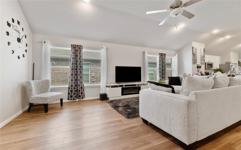 1101 La Esperanza Drive, Mesquite, TX 75149, 3 Bedrooms Bedrooms, ,2 BathroomsBathrooms,Residential,For Sale,1101 La Esperanza Drive,0,20998789