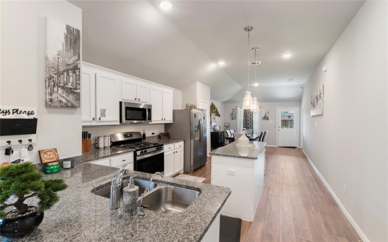 1101 La Esperanza Drive, Mesquite, TX 75149, 3 Bedrooms Bedrooms, ,2 BathroomsBathrooms,Residential,For Sale,1101 La Esperanza Drive,0,20998789