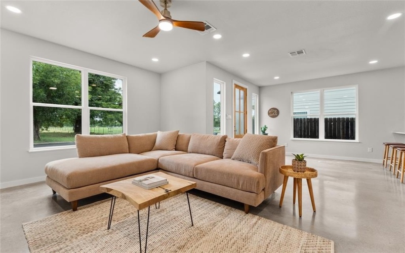 3516 S 4th Street, Waco, TX 76706, 4 Bedrooms Bedrooms, ,5 BathroomsBathrooms,Residential,For Sale,3516 S 4th Street,0,21020966