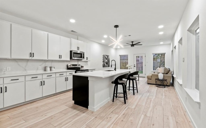 2232 Hooper Street, Dallas, TX 75215, 3 Bedrooms Bedrooms, ,2 BathroomsBathrooms,Residential,For Sale,2232 Hooper Street,0,21047878