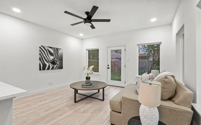 2232 Hooper Street, Dallas, TX 75215, 3 Bedrooms Bedrooms, ,2 BathroomsBathrooms,Residential,For Sale,2232 Hooper Street,0,21047878