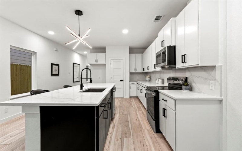 2232 Hooper Street, Dallas, TX 75215, 3 Bedrooms Bedrooms, ,2 BathroomsBathrooms,Residential,For Sale,2232 Hooper Street,0,21047878