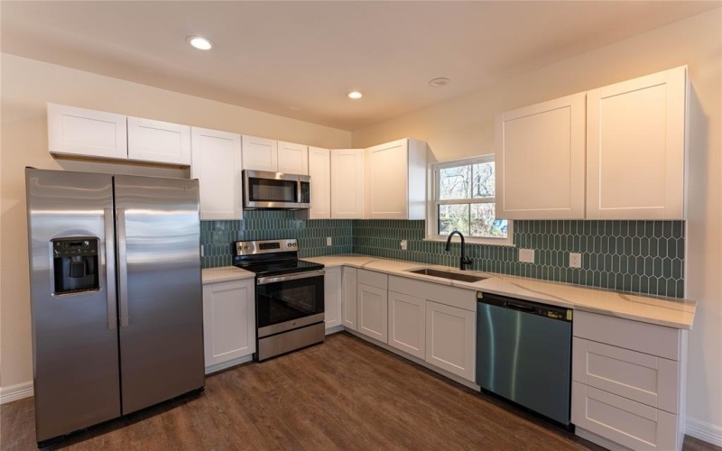 2380 Beverly Drive, Paris, TX 75460, 2 Bedrooms Bedrooms, ,2 BathroomsBathrooms,Residential,For Sale,2380 Beverly Drive,0,21048585