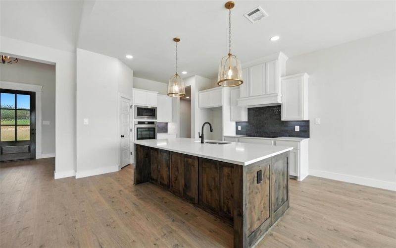1012 Freedom Court, Weatherford, TX 76088, 4 Bedrooms Bedrooms, ,2 BathroomsBathrooms,Residential,For Sale,1012 Freedom Court,0,21048644