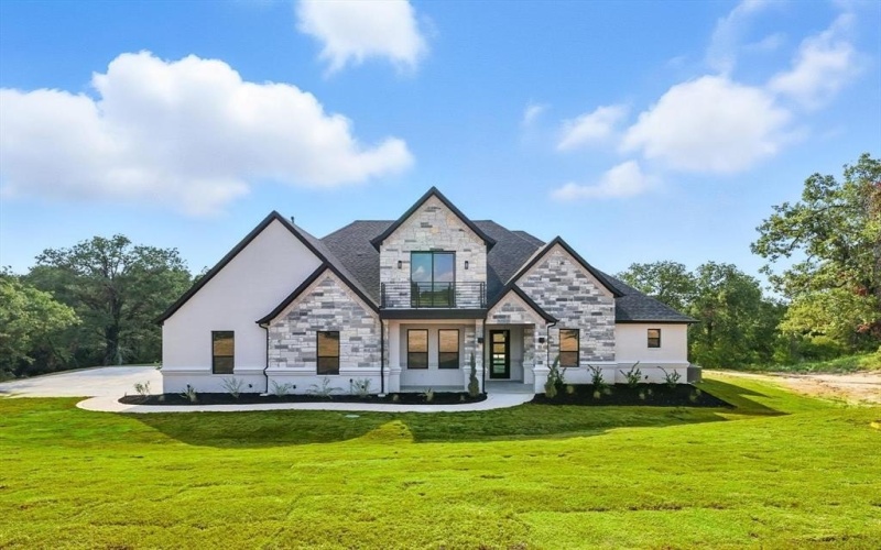 1068 Glenoaks Drive, Weatherford, TX 76088, 6 Bedrooms Bedrooms, ,3 BathroomsBathrooms,Residential,For Sale,1068 Glenoaks Drive,0,21045715