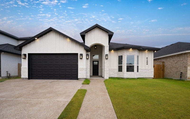 4133 Azali Drive, Corpus Christi, TX 78414, 4 Bedrooms Bedrooms, ,3 BathroomsBathrooms,Residential,For Sale,4133 Azali Drive,0,464356