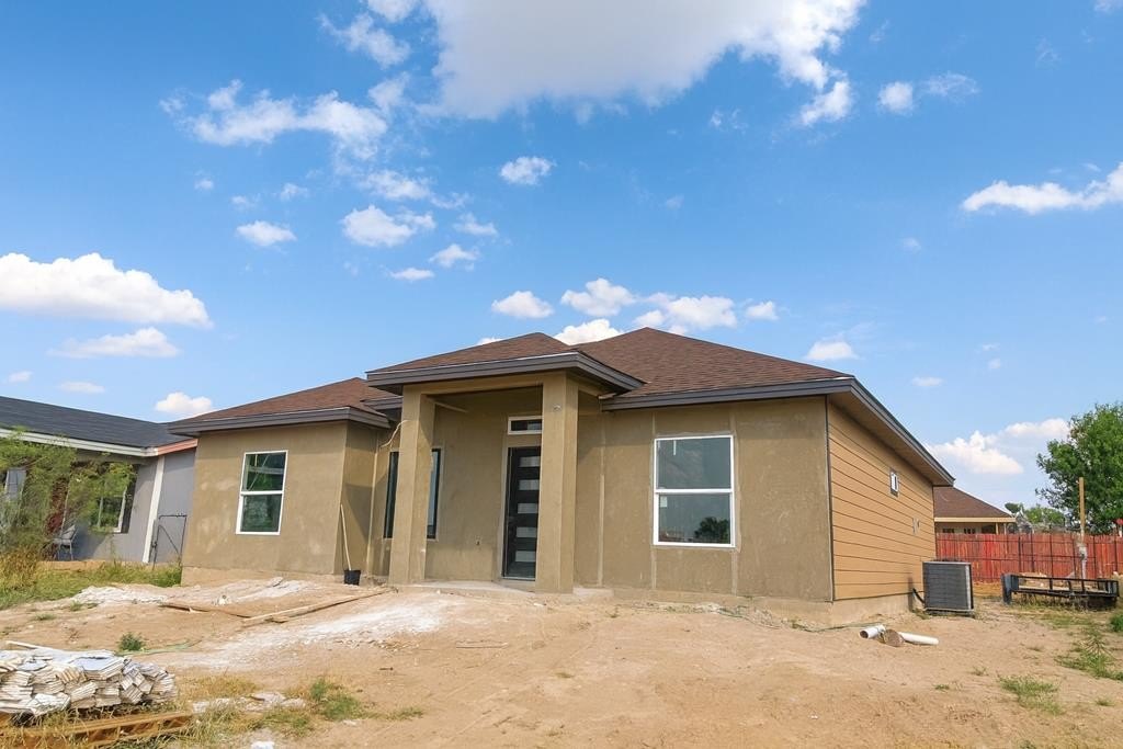 303 SUNSET LOOP, Eagle Pass, TX 78852, 3 Habitaciones Habitaciones , ,2 BañosBaños,Residential,En Venta,303 SUNSET LOOP,0,81617