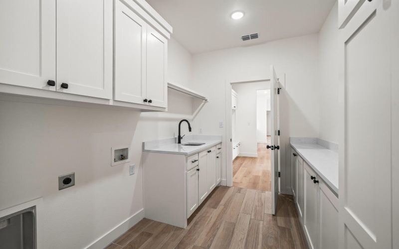 15706 N Farm To Market Rd 179, Shallowater, TX 79363, 3 Habitaciones Habitaciones , ,2 BañosBaños,Residential,En Venta,15706 N Farm To Market Rd 179,0,202559875