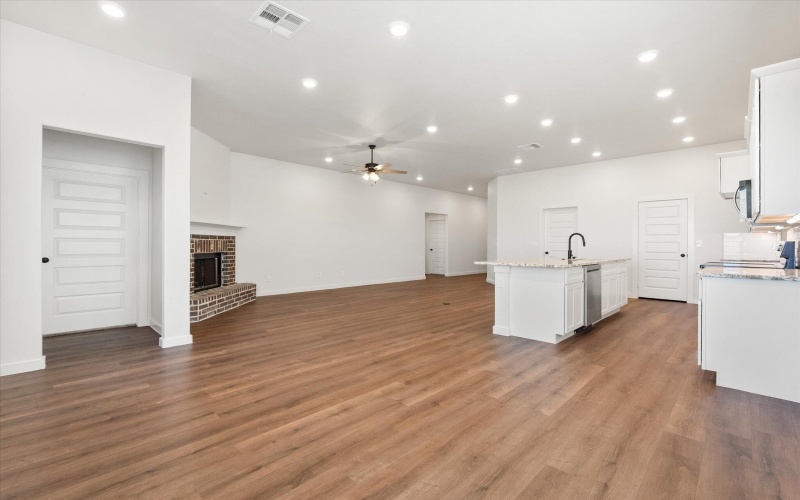 10702 Beaufort Avenue, Lubbock, TX 79424, 4 Bedrooms Bedrooms, ,2 BathroomsBathrooms,Residential,For Sale,10702 Beaufort Avenue,0,202559881