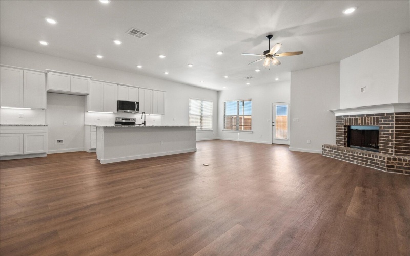 10702 Beaufort Avenue, Lubbock, TX 79424, 4 Bedrooms Bedrooms, ,2 BathroomsBathrooms,Residential,For Sale,10702 Beaufort Avenue,0,202559881