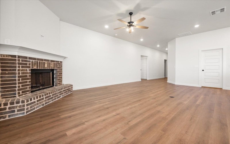 10702 Beaufort Avenue, Lubbock, TX 79424, 4 Bedrooms Bedrooms, ,2 BathroomsBathrooms,Residential,For Sale,10702 Beaufort Avenue,0,202559881