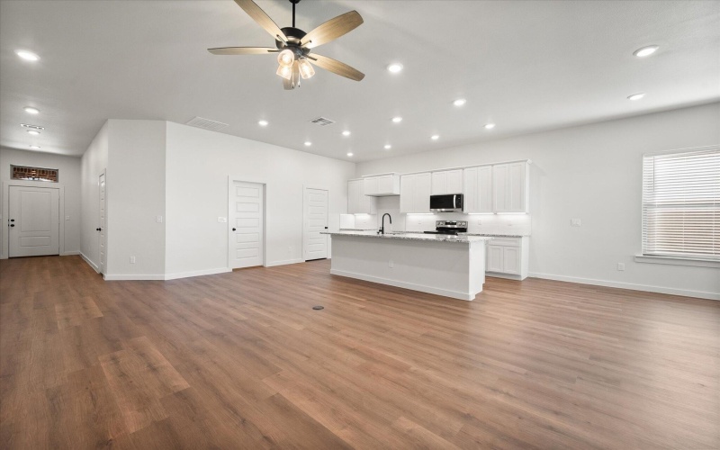 10702 Beaufort Avenue, Lubbock, TX 79424, 4 Bedrooms Bedrooms, ,2 BathroomsBathrooms,Residential,For Sale,10702 Beaufort Avenue,0,202559881