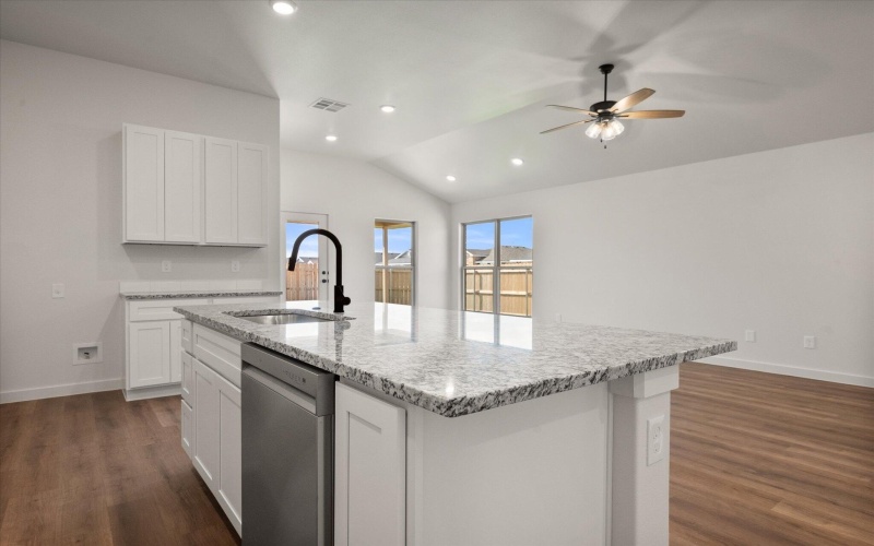 1625 N Clinton Avenue, Lubbock, TX 79416, 4 Bedrooms Bedrooms, ,2 BathroomsBathrooms,Residential,For Sale,1625 N Clinton Avenue,0,202559926