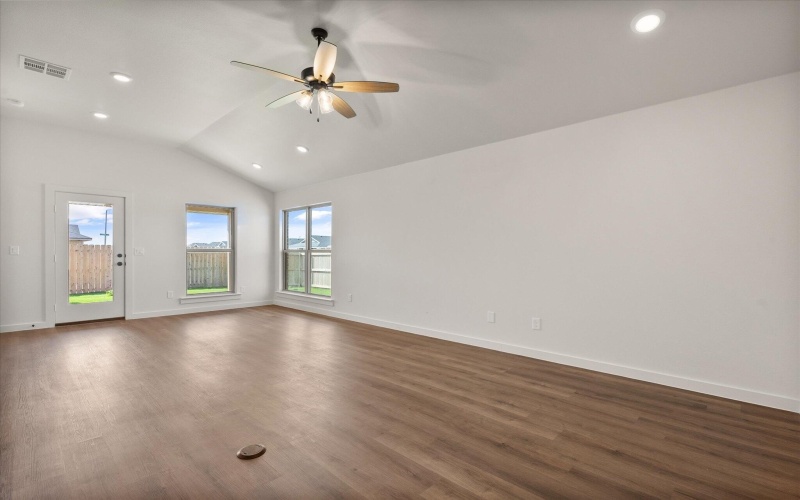 1625 N Clinton Avenue, Lubbock, TX 79416, 4 Bedrooms Bedrooms, ,2 BathroomsBathrooms,Residential,For Sale,1625 N Clinton Avenue,0,202559926