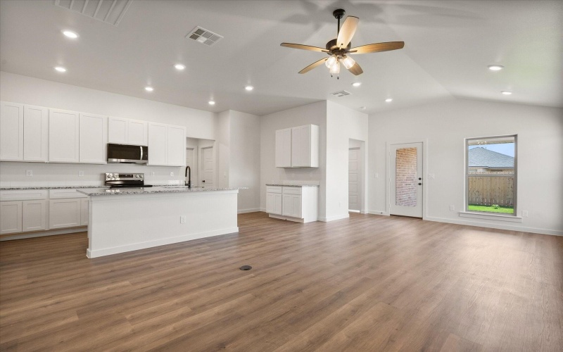 1625 N Clinton Avenue, Lubbock, TX 79416, 4 Bedrooms Bedrooms, ,2 BathroomsBathrooms,Residential,For Sale,1625 N Clinton Avenue,0,202559926